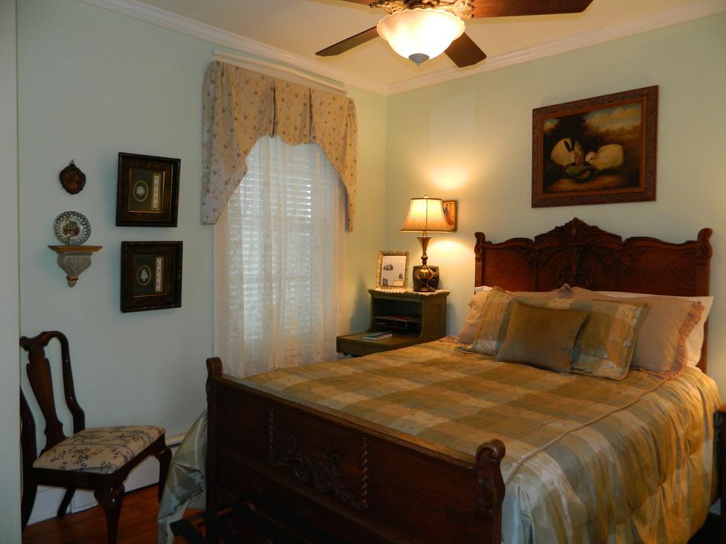 Ej Bowman House Bed & Breakfast Lititz Exterior photo